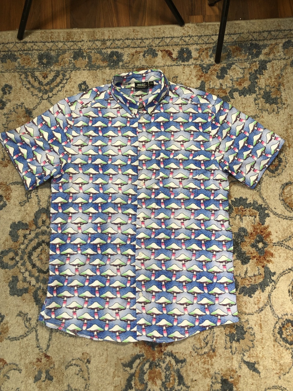 WeSC Shirt Mens L Blue Mushroom Graphic Print Short Sleeve Button Up Casual